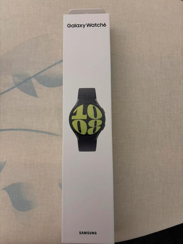 Te koop super mooie samsung smartwatch, Sieraden, Tassen en Uiterlijk, Smartwatches, Zo goed als nieuw, Android, Zwart, Afstand