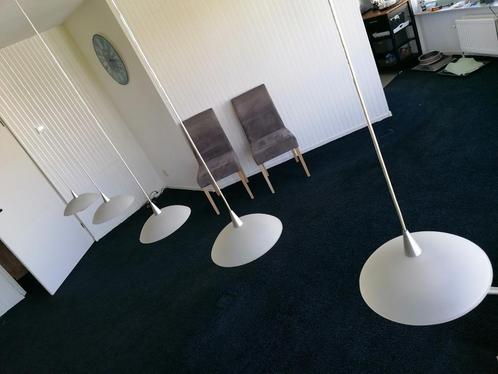 Complete hanglamp pendel met 5 melkglas lampen (halogeen)., Huis en Inrichting, Lampen | Hanglampen, Gebruikt, 75 cm of meer, Glas