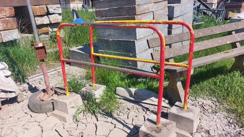 Sluishek / Fietsbeugel gebruikt, Tuin en Terras, Bielzen en Borders, Gebruikt, Border, Beton, 50 cm of meer, 100 tot 200 cm, Minder dan 25 cm