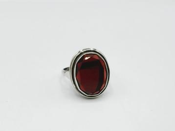 Zilveren ring met granaat, Niekerk Schoonhoven, 835, 18 mm beschikbaar voor biedingen