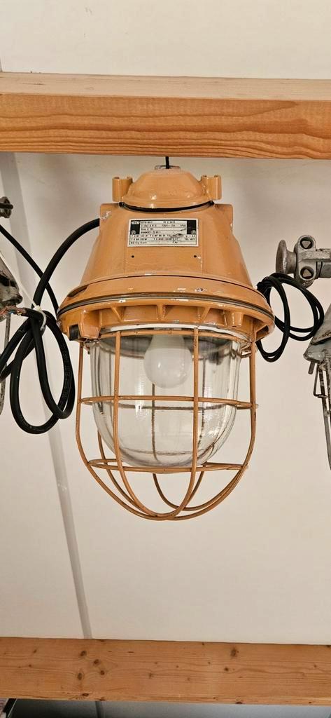 Explosievrije industriele fabriekslampen (DDR), Huis en Inrichting, Lampen | Hanglampen, Zo goed als nieuw, Minder dan 50 cm, Glas