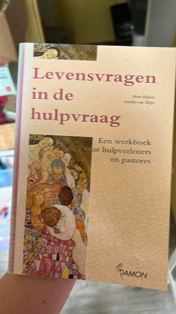 H. Rijksen - Levensvragen in de hulpvraag, Boeken, Schoolboeken, Zo goed als nieuw, Nederlands, Overige niveaus, Ophalen of Verzenden