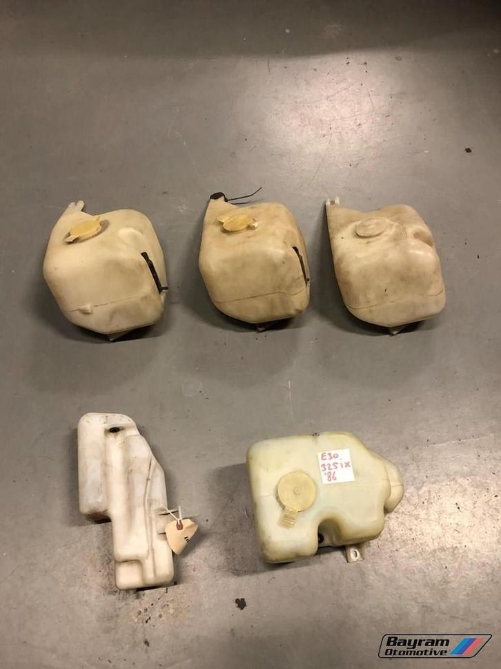 Bmw E30 ruitensproeier potje reservoir diverse m20 3serie ix, Auto-onderdelen, Ruiten en Toebehoren, BMW, Gebruikt, Ophalen of Verzenden