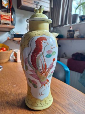 Chinezen vaas antiek geel 31cm hoog beschikbaar voor biedingen