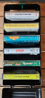 Cassette bandjes in box, Cd's en Dvd's, Cassettebandjes, Ophalen of Verzenden, Zo goed als nieuw, Overige genres, 2 t/m 25 bandjes