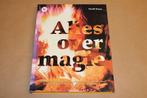 Alles over Magie — Geschiedenis van Prehistorie tot Heden, Boeken, Ophalen of Verzenden, Zo goed als nieuw, Overige onderwerpen
