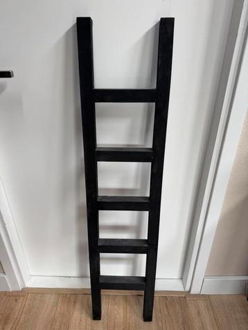 Decoratieve houten trap 1.20m zwart beschikbaar voor biedingen