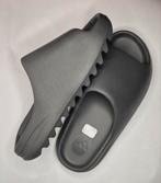 Yeezy slides ONYX, Kleding | Heren, Schoenen, Slippers, Zwart, Nieuw, Ophalen of Verzenden