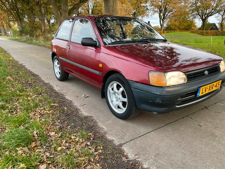 Toyota Starlet 1.3 XLI AUT E2 1995 Rood, Auto's, Toyota, Particulier, Starlet, Benzine, Hatchback, Automaat, Origineel Nederlands