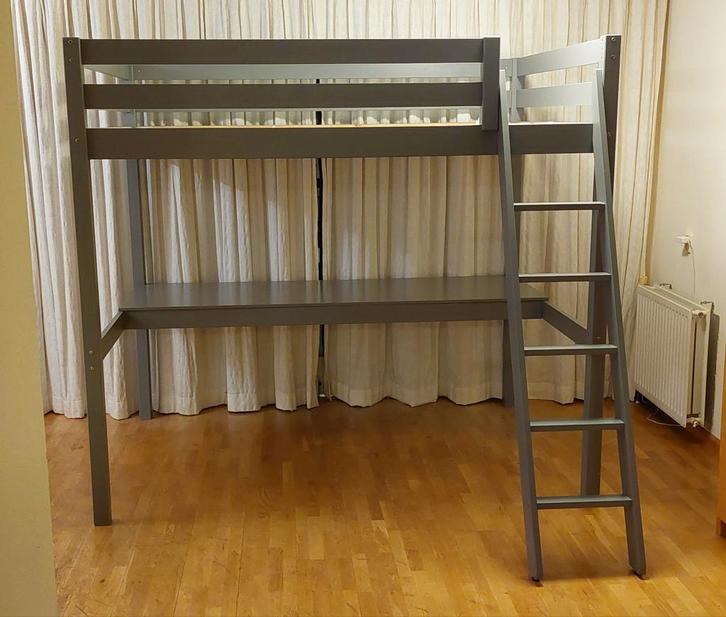 Nieuwe Grenen Hoogslaper matras 140x200 met Bureau student, Huis en Inrichting, Slaapkamer | Stapelbedden en Hoogslapers, Zo goed als nieuw