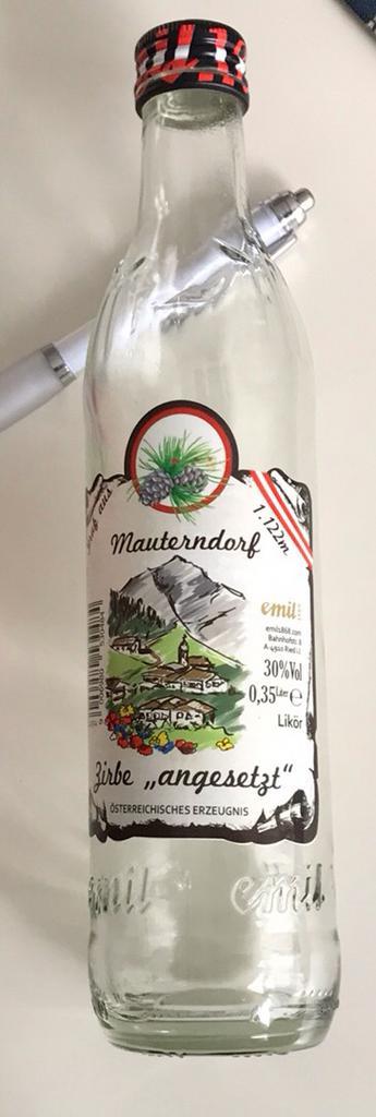 Uniek flesje v. Mautendorf Zirbe, ‘angesetzt’ 35cl. beschikbaar voor biedingen