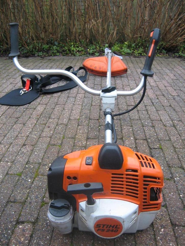 Stihl FS240 Bosmaaier + Mes + Nieuw Tuig Benzine 37,7cc, Tuin en Terras, Bosmaaiers, Gebruikt, Benzine, 30 tot 50 cm, Ophalen