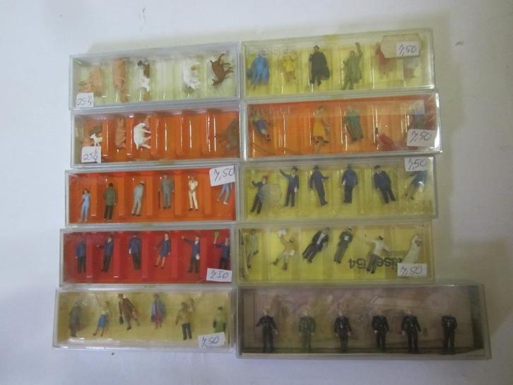 figuren en dieren nog 8 sets, Hobby en Vrije tijd, Modeltreinen | H0, Nieuw, Brug, Tunnel of Gebouw, Gelijkstroom of Wisselstroom