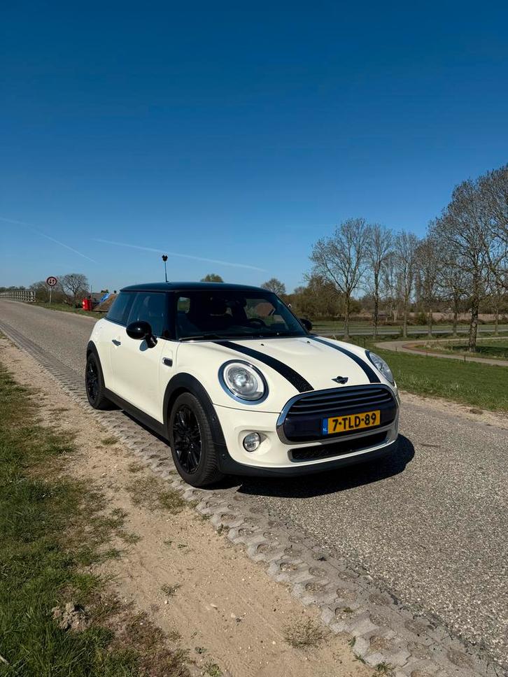 Mini 3-deurs (f56) 1.5 D  Luxe uitvoering! EXPORT, Auto's, Mini, Particulier, Cooper, ABS, Achteruitrijcamera, Adaptieve lichten