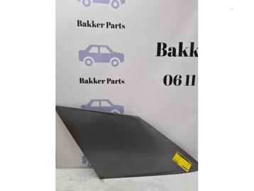 C-stijl afdekkap links van een Audi Q2 beschikbaar voor biedingen