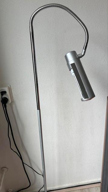 Zoo Med Avian Sun Floor Lamp beschikbaar voor biedingen