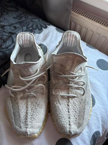 Yeezy Boost 350 v2 Bone beschikbaar voor biedingen