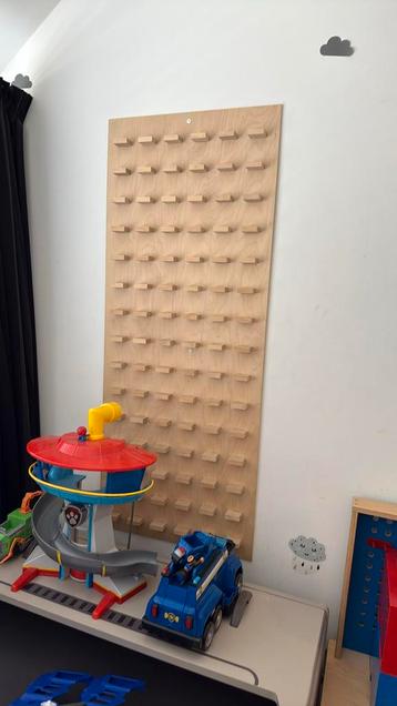 Mooi houte plank voor al jou LEGO poppetjes  beschikbaar voor biedingen