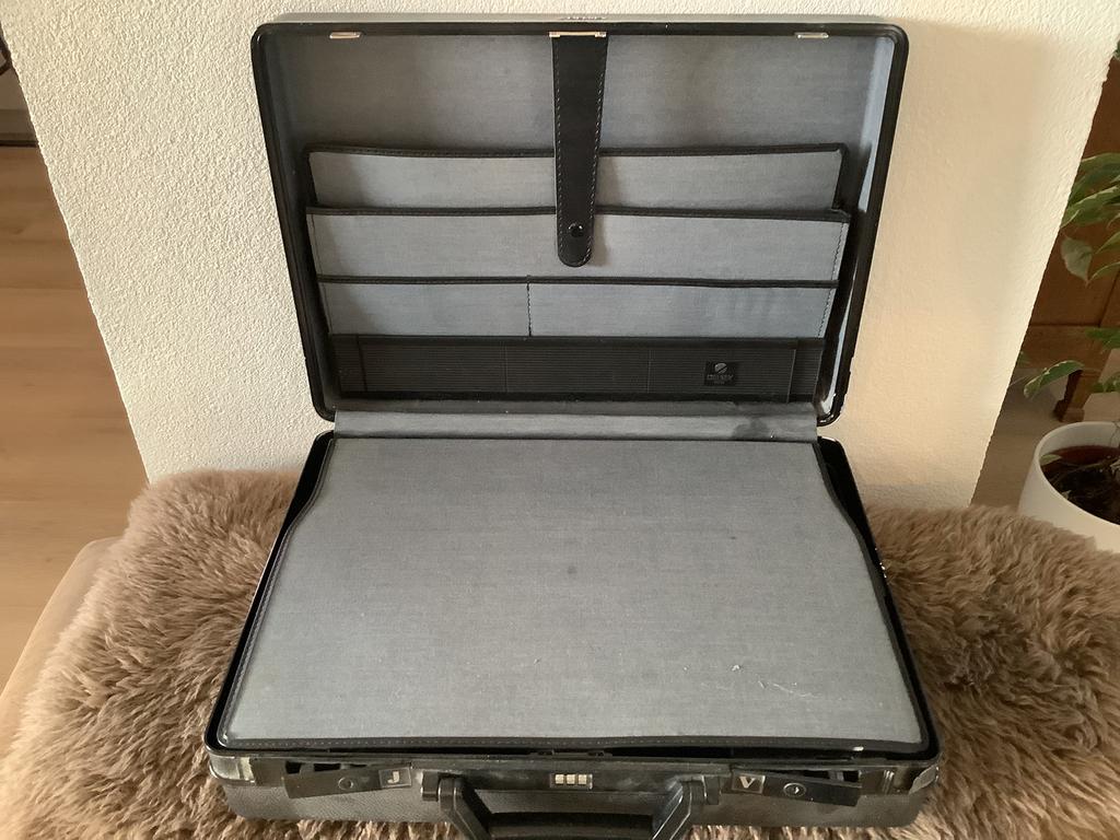 Zwarte aktenkoffer, Sieraden, Tassen en Uiterlijk, Koffers, Ophalen, Gebruikt, 50 tot 60 cm, Hard kunststof