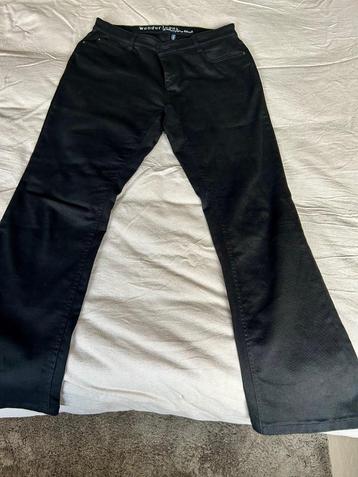 Wonderjeans flared zwart beschikbaar voor biedingen