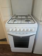 Indesit fornuis met oven, Witgoed en Apparatuur, Fornuizen, Zo goed als nieuw, Gas, 4 kookzones, Ophalen of Verzenden