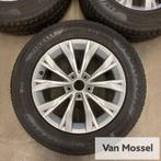 VW Tiguan Pirelli Scorpion Winter 215/65/R17 99H, Auto-onderdelen, Banden en Velgen, Banden en Velgen, 17 inch, Personenwagen