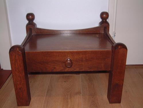 Oud vintage jaren 1970 nachtkastje met lade, Huis en Inrichting, Slaapkamer | Nachtkastjes, Hout, Ophalen