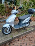 piaggio fly 125cc 4t  duits, Fietsen en Brommers, Ophalen, Zo goed als nieuw