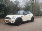 Mini 1.6 16V Cooper 2009 Wit 2de eigenaar, Voorwielaandrijving, Zwart, 4 cilinders, 4 stoelen
