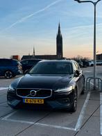 Volvo V60 B3 163pk Geartronic Mild Hybrid 2021 Zwart, Auto's, 1800 kg, 4 cilinders, 1969 cc, 93 €/maand