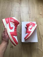 Nike Air Jordan 1 Mid Strawberries and Cream (EU 42/44/44,5), Nieuw, Ophalen of Verzenden, Sneakers of Gympen, Jordan