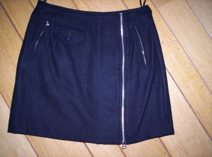 WONDER WOMAN rok zwart wol maat M, Kleding | Dames, Rokken, Zo goed als nieuw, Maat 38/40 (M), Zwart, Boven de knie, Ophalen of Verzenden