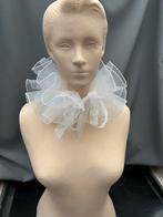 Witte Pierrot Kraag - 3 laags, striksluiting, Antiek en Kunst, Curiosa en Brocante, Ophalen of Verzenden