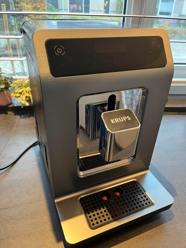 Krups EA894T Volautomaat Koffiemachine defect, Witgoed en Apparatuur, Koffiezetapparaten, Niet werkend, Koffiebonen, Espresso apparaat