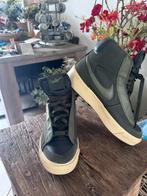 leger groen nike blazer mid, Ophalen of Verzenden, Zo goed als nieuw, Groen, Sneakers of Gympen