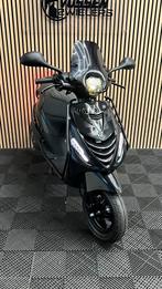 Piaggio Zip 2025 | 280 km | Nieuwstaat | Full Custom, Fietsen en Brommers, Scooters | Piaggio, Maximaal 45 km/u, Zip, Zo goed als nieuw