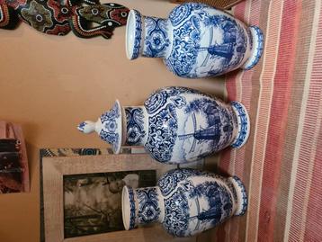 Super leuk trio vazen Delfts BLEAU beschikbaar voor biedingen