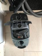Te koop Miele stofzuiger – 1600 watt – Zeer krachtige motor, Witgoed en Apparatuur, Ophalen of Verzenden, Zo goed als nieuw, 1200 tot 1600 watt