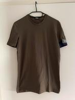Dsquared2 shirt met leuke embleems op mouw xs, Kleding | Heren, T-shirts, Ophalen of Verzenden, Zo goed als nieuw, Maat 46 (S) of kleiner