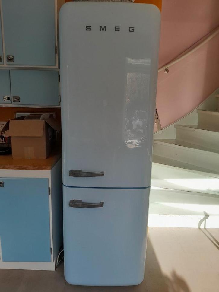 Smeg Retro Koelkast FAB32 - Lichtblauw, Witgoed en Apparatuur, Koelkasten en IJskasten, Gebruikt, Met vriesvak, 200 liter of meer