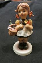 Hummel/Goebel 563/0 little visitor 94/95 13 cm hoog, Ophalen of Verzenden, Zo goed als nieuw, Hummel