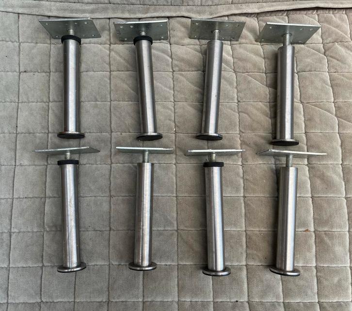 8x Ikea Capita Poten 15 cm hoog RVS - ZGAN, Doe-het-zelf en Verbouw, IJzerwaren en Bevestigingsmiddelen, Zo goed als nieuw, Overige typen