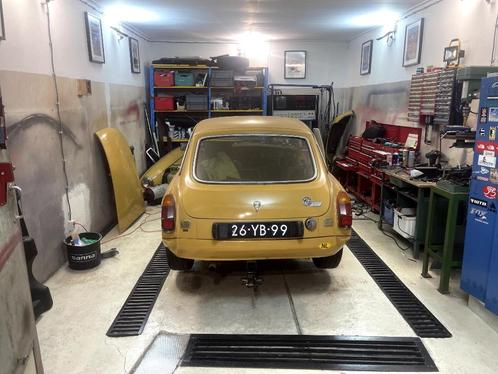 MGB 1.8 GT 1977, Auto's, MG, Particulier, B, Benzine, Coupé, Handgeschakeld, Geïmporteerd, Overige kleuren, Bruin, Kunstmatig leder