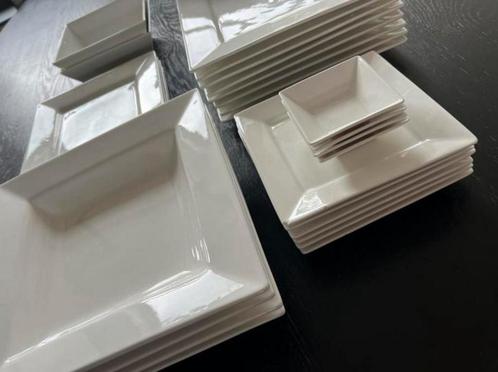 Serviesset Porselein Effen - Zo Goed Als Nieuw, Huis en Inrichting, Keuken | Servies, Zo goed als nieuw, Compleet servies, Effen