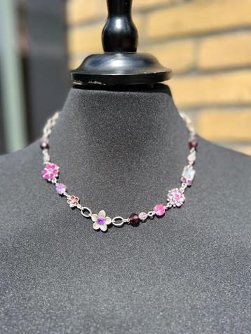 Ketting en armband met roze bedels – vrolijk setje beschikbaar voor biedingen