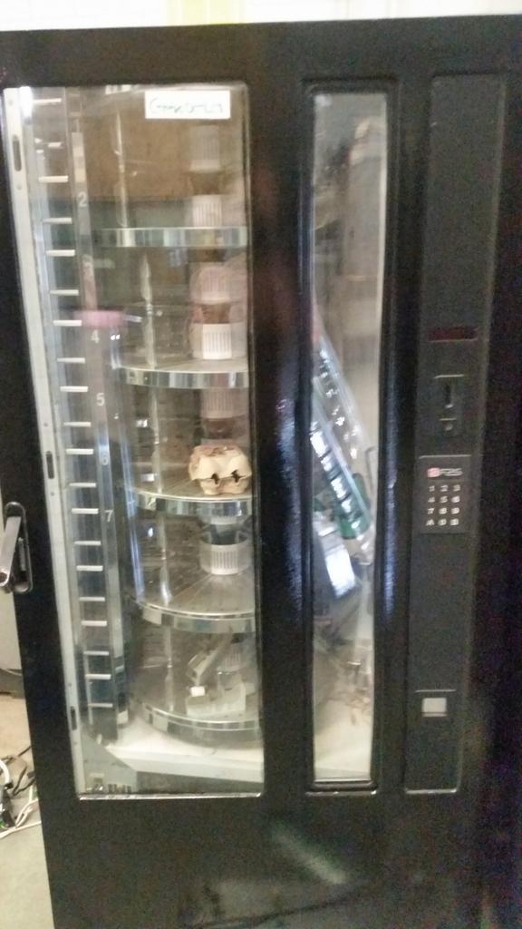 FAS eier / fruit automaat gekoeld, Verzamelen, Automaten | Overige, Zo goed als nieuw, Ophalen