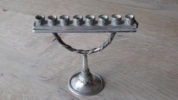 Zilveren chanoeka kandelaar voor 8 kaarsen  beschikbaar voor biedingen