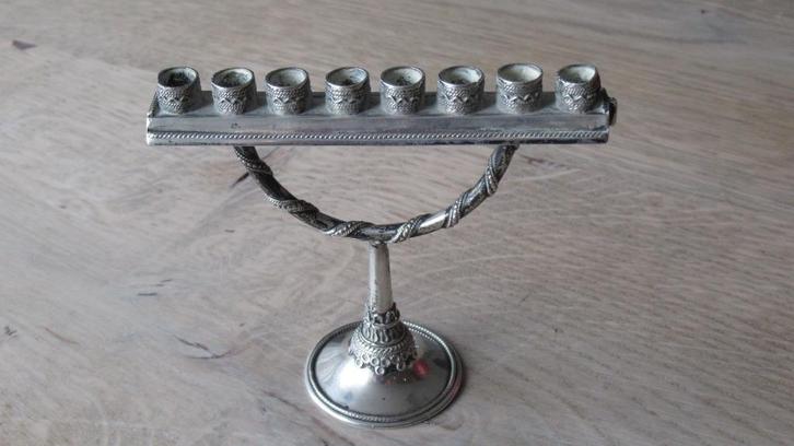 Zilveren chanoeka kandelaar voor 8 kaarsen, Antiek en Kunst, Antiek | Kandelaars, Zilver, Ophalen of Verzenden