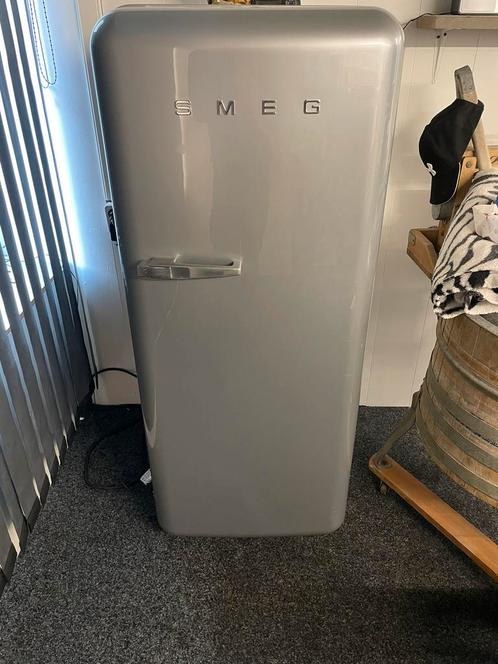 SMEG RETRO koelkast met vriesvak met 1 jaar garantie, Witgoed en Apparatuur, Koelkasten en IJskasten, Refurbished, Met vriesvak