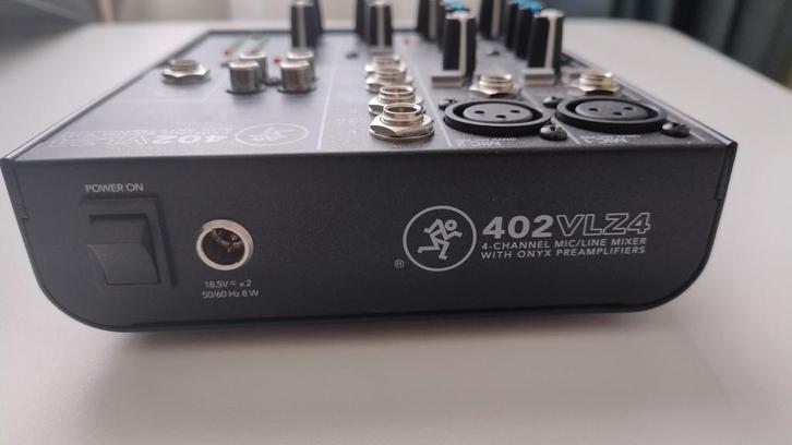 Mackie 402VLZ4 - Compleet in doos!, Muziek en Instrumenten, Mengpanelen, Zo goed als nieuw, Verzenden